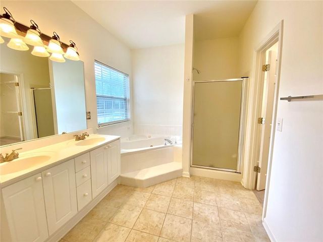 5923 Rosie SE Lane, Mableton, GA 30126