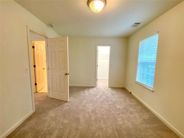 5923 Rosie SE Lane, Mableton, GA 30126