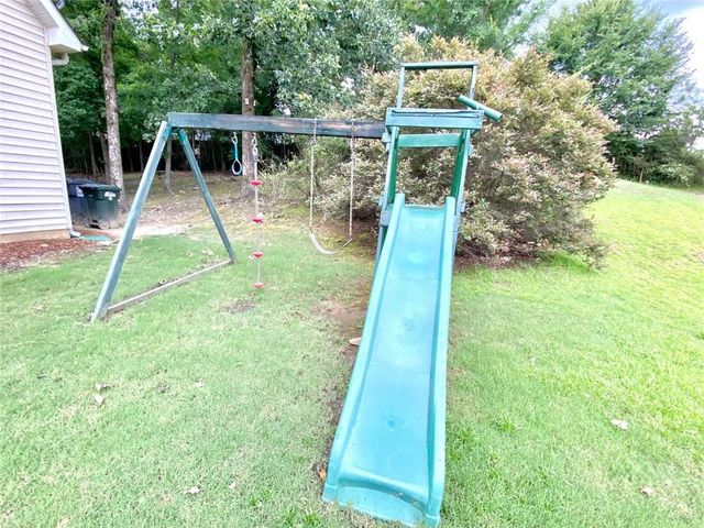 5923 Rosie SE Lane, Mableton, GA 30126