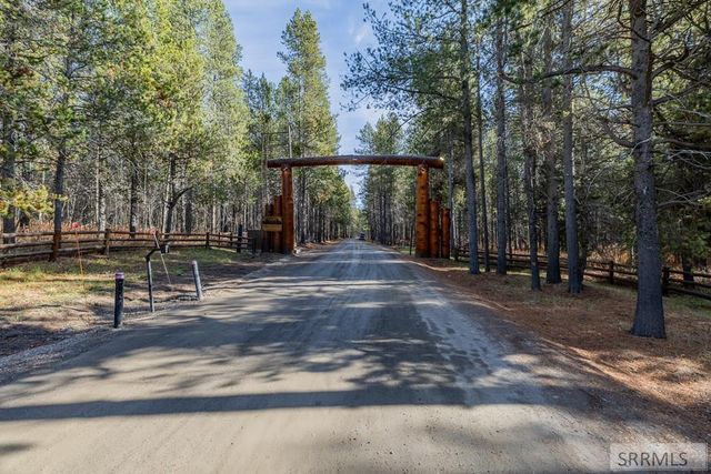 1663 Shadow Run, Ashton, ID 83420