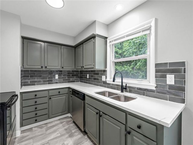 3604 N Pleasant Street, Independence, MO 64050