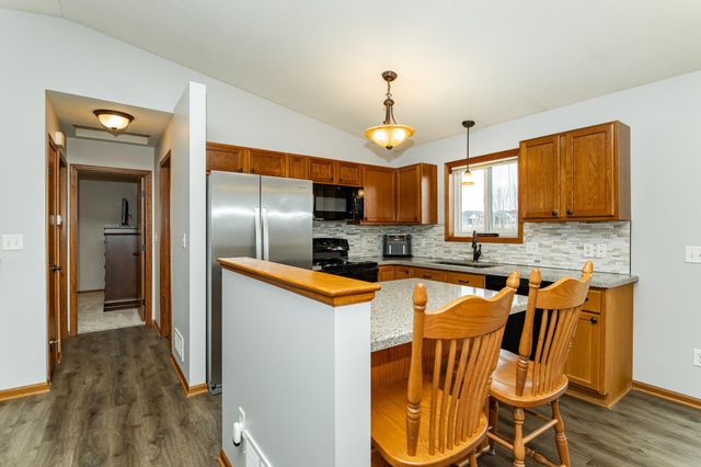 5301 Castleview Drive NW, Rochester, MN 55901