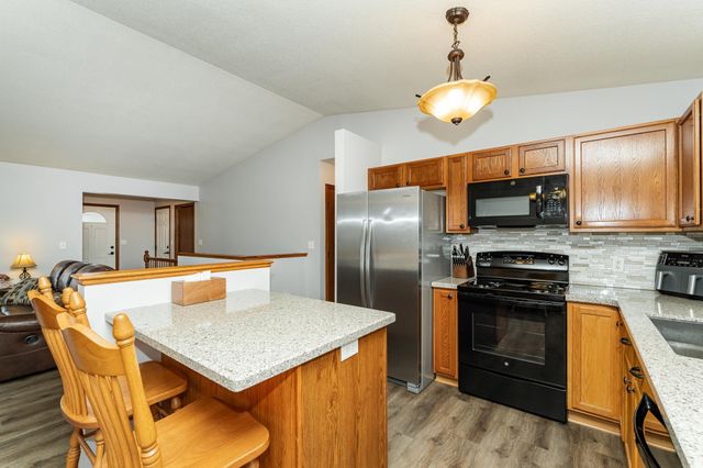 5301 Castleview Drive NW, Rochester, MN 55901