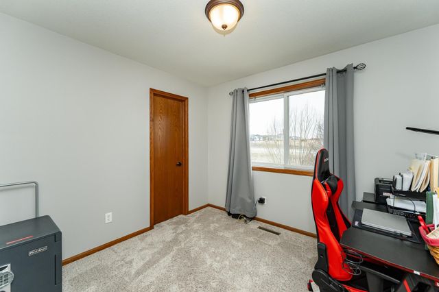 5301 Castleview Drive NW, Rochester, MN 55901