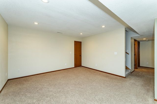 5301 Castleview Drive NW, Rochester, MN 55901