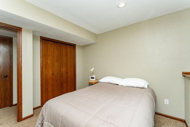 5301 Castleview Drive NW, Rochester, MN 55901