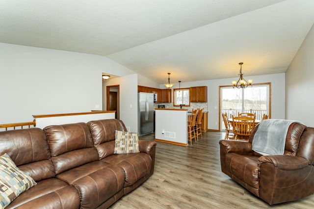 5301 Castleview Drive NW, Rochester, MN 55901