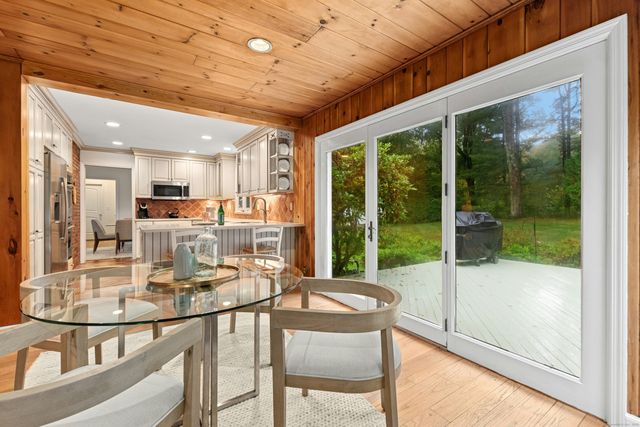33 Hickory Lane, Ridgefield, CT 06877