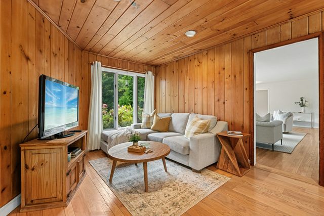 33 Hickory Lane, Ridgefield, CT 06877