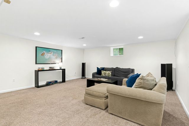33 Hickory Lane, Ridgefield, CT 06877