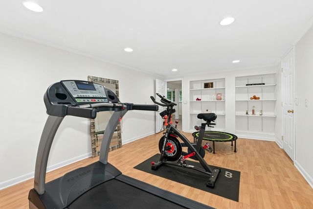 33 Hickory Lane, Ridgefield, CT 06877