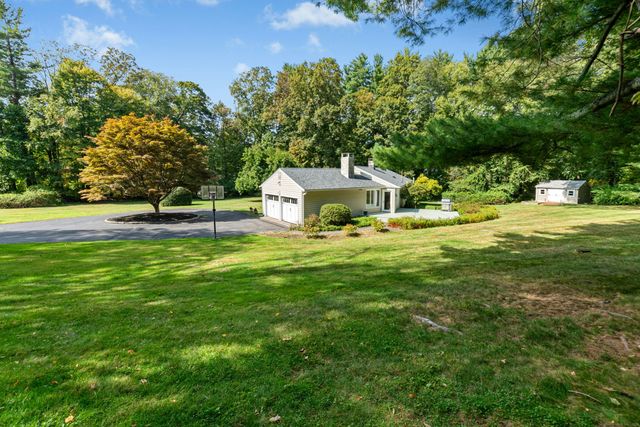 33 Hickory Lane, Ridgefield, CT 06877