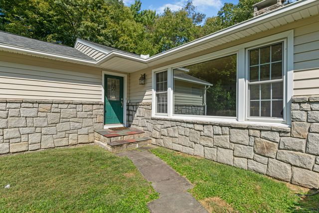 33 Hickory Lane, Ridgefield, CT 06877