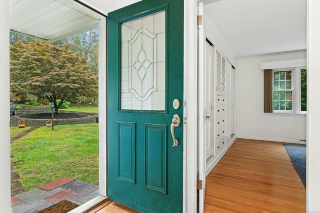 33 Hickory Lane, Ridgefield, CT 06877