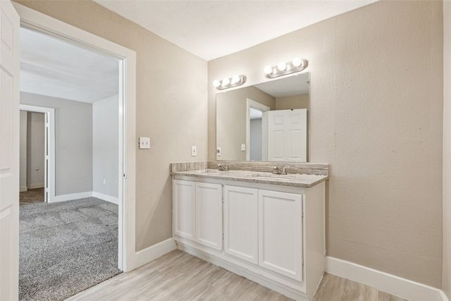 318 S Montreal Avenue, Dallas, TX 75208