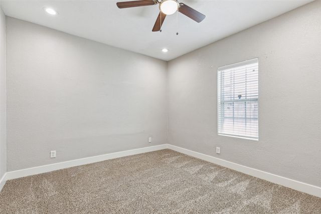 318 S Montreal Avenue, Dallas, TX 75208