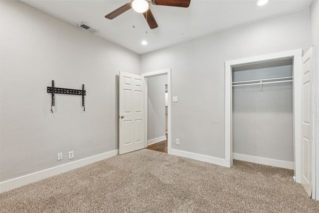 318 S Montreal Avenue, Dallas, TX 75208
