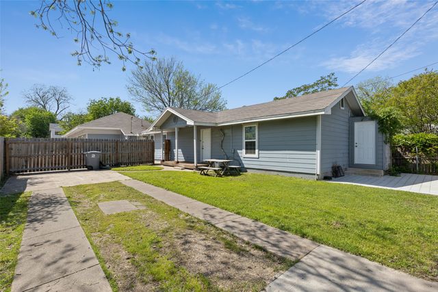 318 S Montreal Avenue, Dallas, TX 75208
