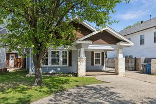 318 S Montreal Avenue, Dallas, TX 75208
