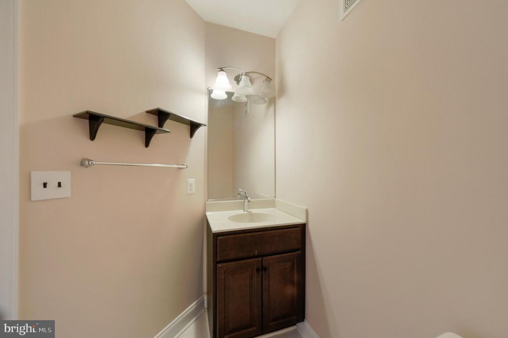Image 16 of property listing at 901 MACPHAIL WOODS XING #3D, Bel Air, MD 21015