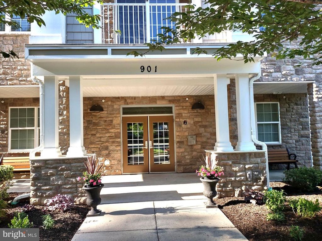 Image 2 of property listing at 901 MACPHAIL WOODS XING #3D, Bel Air, MD 21015