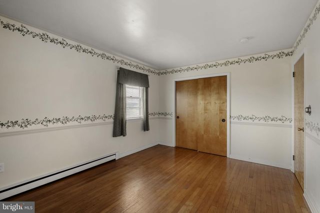 632 E FARMERSVILLE RD, New Holland, PA 17557