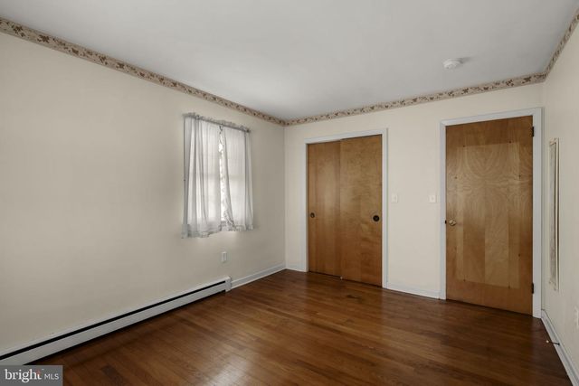 632 E FARMERSVILLE RD, New Holland, PA 17557