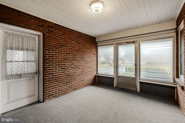 632 E FARMERSVILLE RD, New Holland, PA 17557
