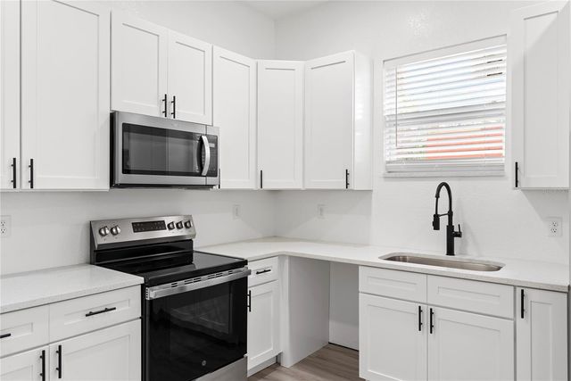 1421 35TH STREET S, St Petersburg, FL 33711