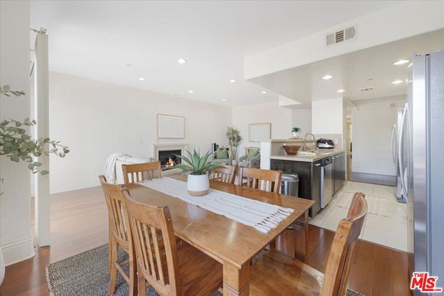 147 N Berendo Street 202, Los Angeles, CA 90004