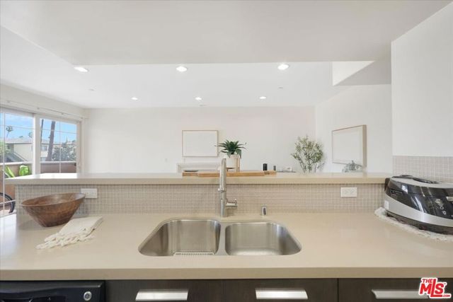 147 N Berendo Street 202, Los Angeles, CA 90004