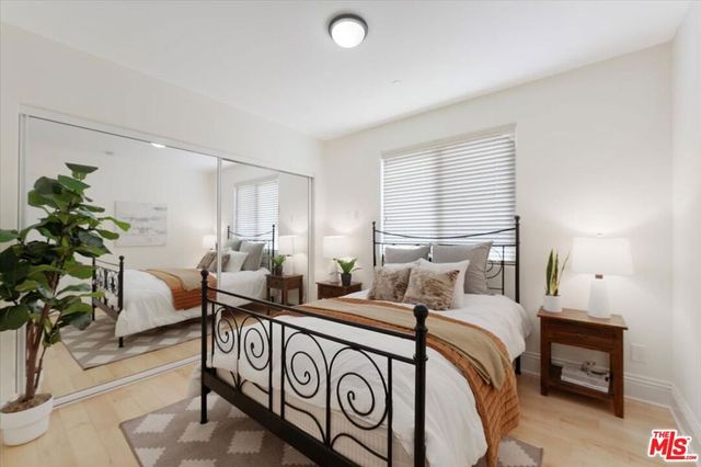 147 N Berendo Street 202, Los Angeles, CA 90004