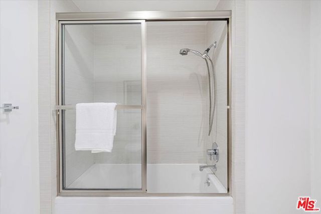 147 N Berendo Street 202, Los Angeles, CA 90004