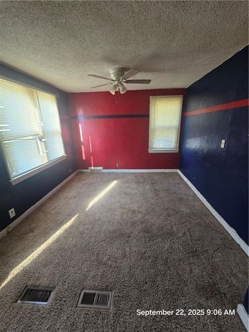 625 W Broadway Street, Higginsville, MO 64037