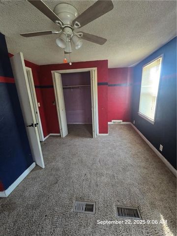 625 W Broadway Street, Higginsville, MO 64037