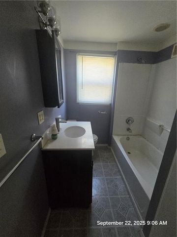 625 W Broadway Street, Higginsville, MO 64037