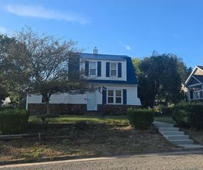 625 W Broadway Street, Higginsville, MO 64037