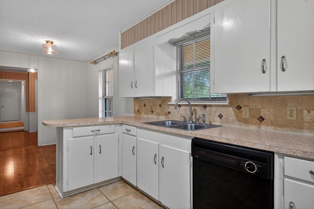 2102 Hughey Dr., Longview, TX 75601