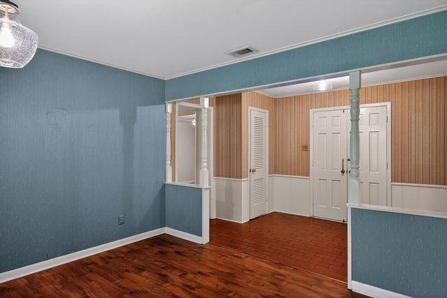 2102 Hughey Dr., Longview, TX 75601
