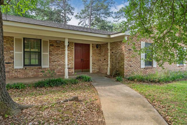 2102 Hughey Dr., Longview, TX 75601