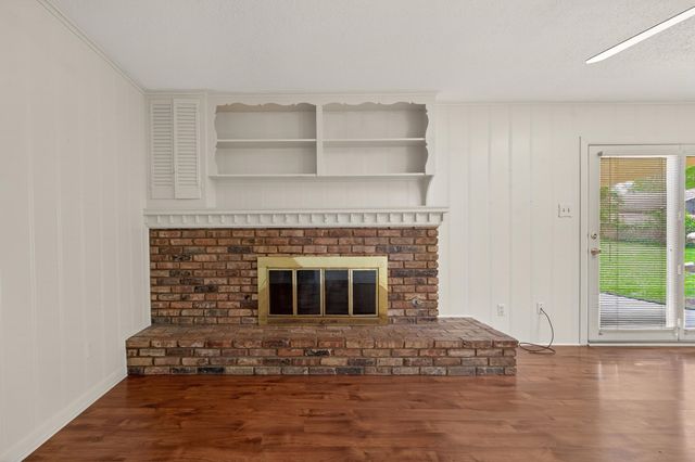 2102 Hughey Dr., Longview, TX 75601
