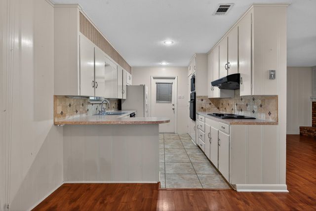 2102 Hughey Dr., Longview, TX 75601