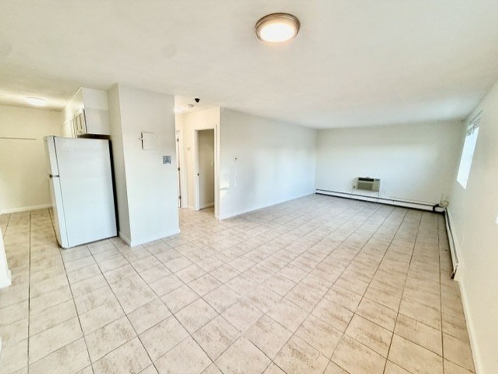80 Cambridge Road 24, Woburn, MA 01801