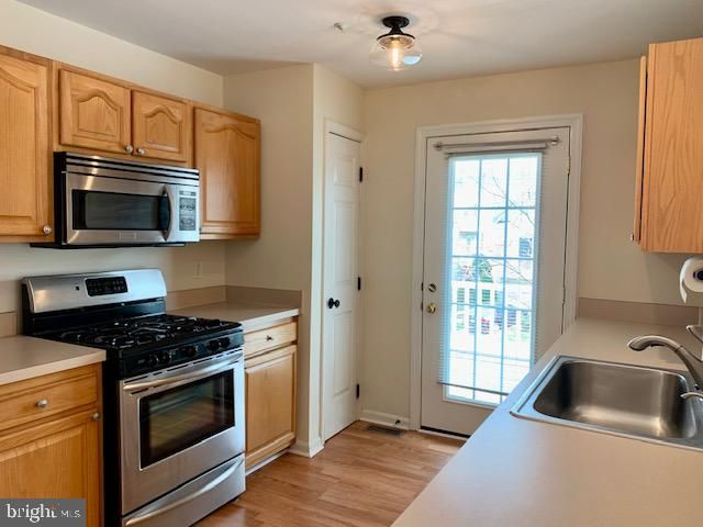 43374 GREYSWALLOW TER, Ashburn, VA 20147