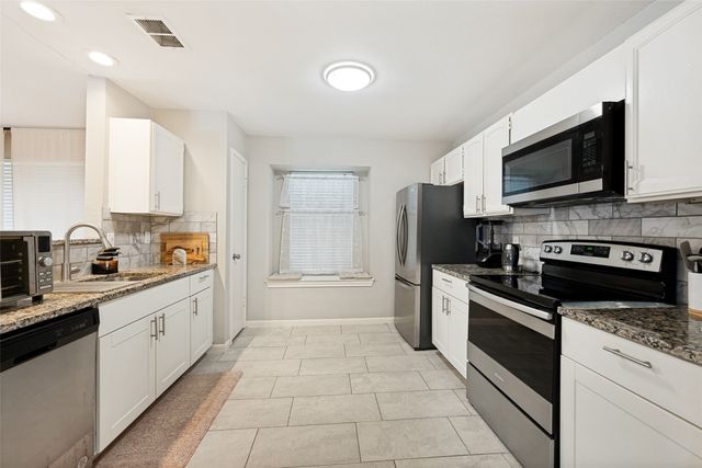 6400 Betsy Ross Drive, Arlington, TX 76002