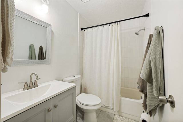 6400 Betsy Ross Drive, Arlington, TX 76002