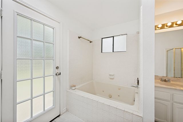 6400 Betsy Ross Drive, Arlington, TX 76002
