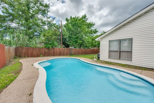 6400 Betsy Ross Drive, Arlington, TX 76002