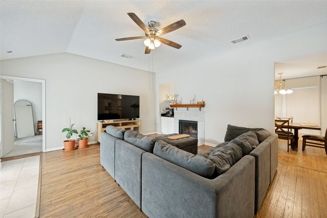 6400 Betsy Ross Drive, Arlington, TX 76002