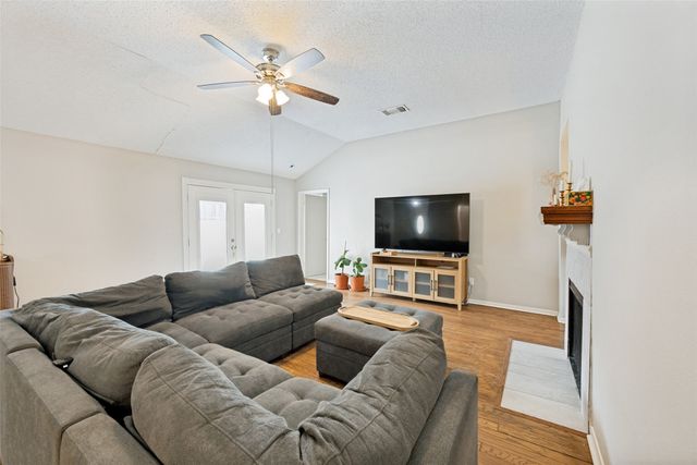 6400 Betsy Ross Drive, Arlington, TX 76002